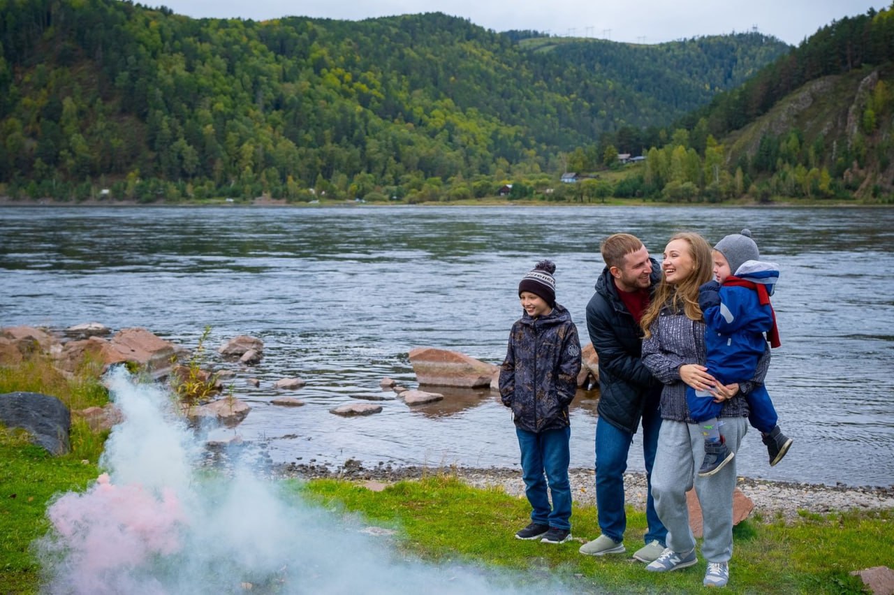 Представляем вам еще одну удивительную семью-лауреатов ежегодной премии главы города «Семья - душа и сила Красноярска» — семью Асмус! Представляем вам еще одну удивительную семью-лауреатов ежегодной премии главы города «Семья - душа и сила Красноярска» — семью Асмус!