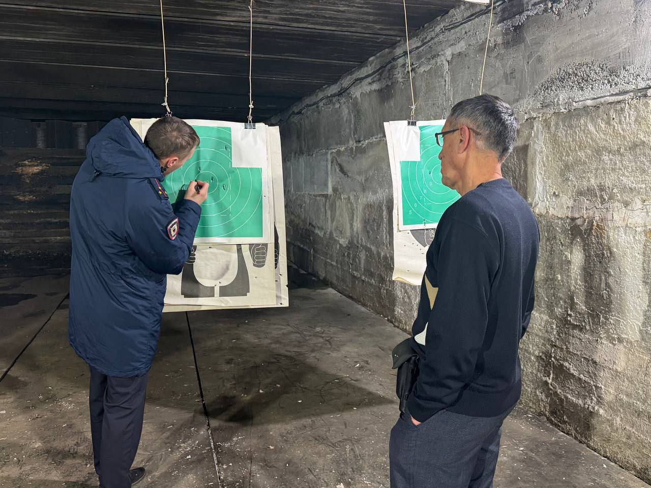 Меткие победы: в преддверии Дня сотрудника органов внутренних дел в разных городах Красноярского края прошли соревнования по стрельбе из табельного оружия Меткие победы: в преддверии Дня сотрудника органов внутренних дел в разных городах Красноярского края прошли соревнования по стрельбе из табельного оружия