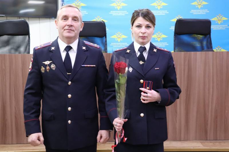 Торжества в красноярской полиции в преддверии Дня сотрудника ОВД Торжества в красноярской полиции в преддверии Дня сотрудника ОВД