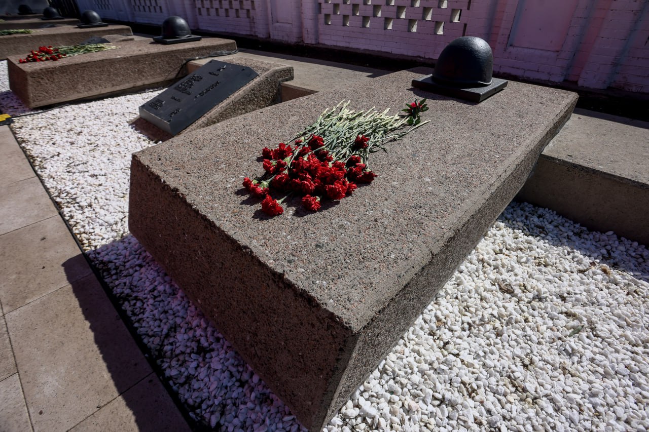 В Красноярске отреставрируют братское кладбище на площади Победы