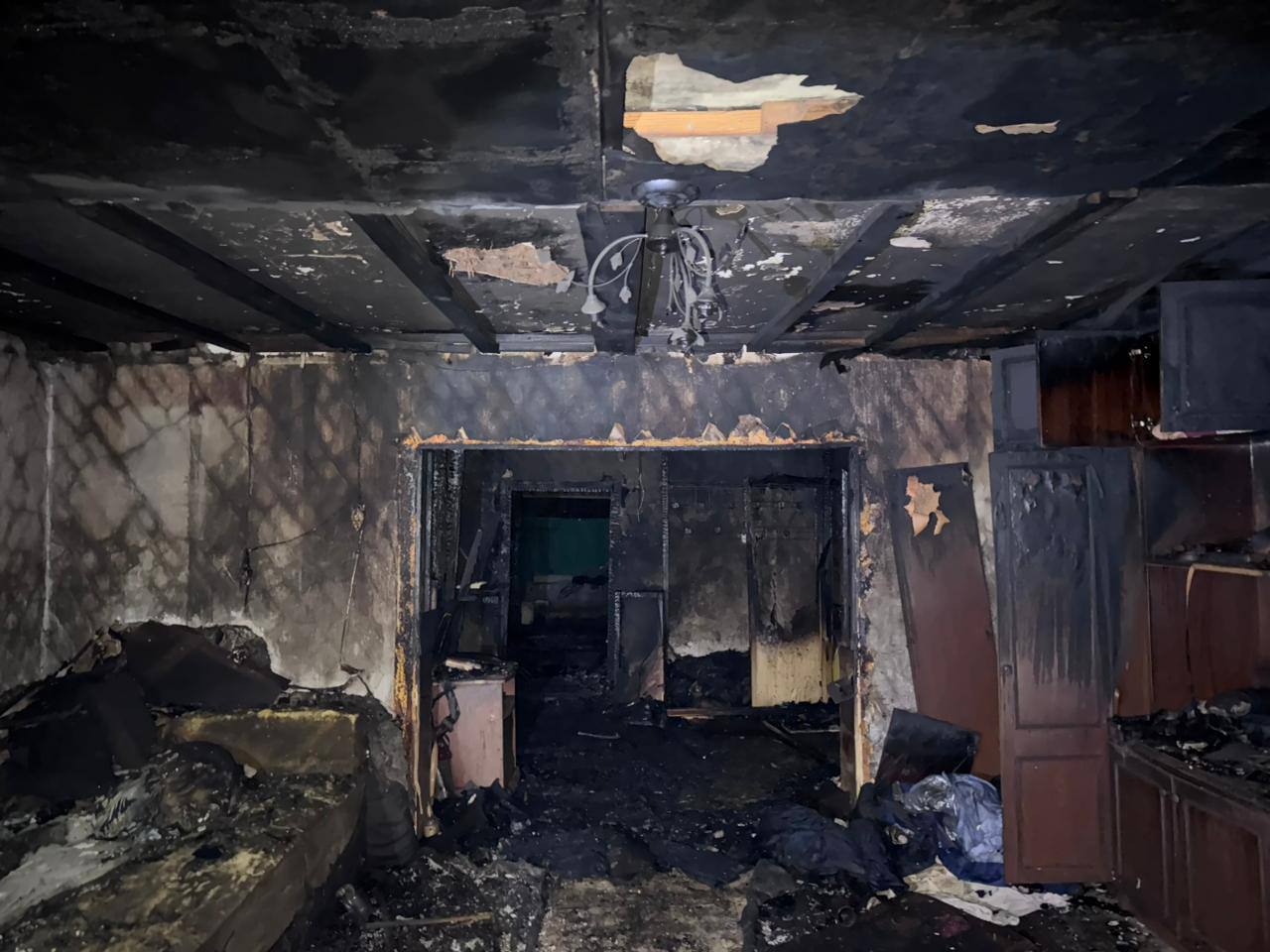 Семейная пара погибла при пожаре в Ужурском районе из-за желания просушить тряпку