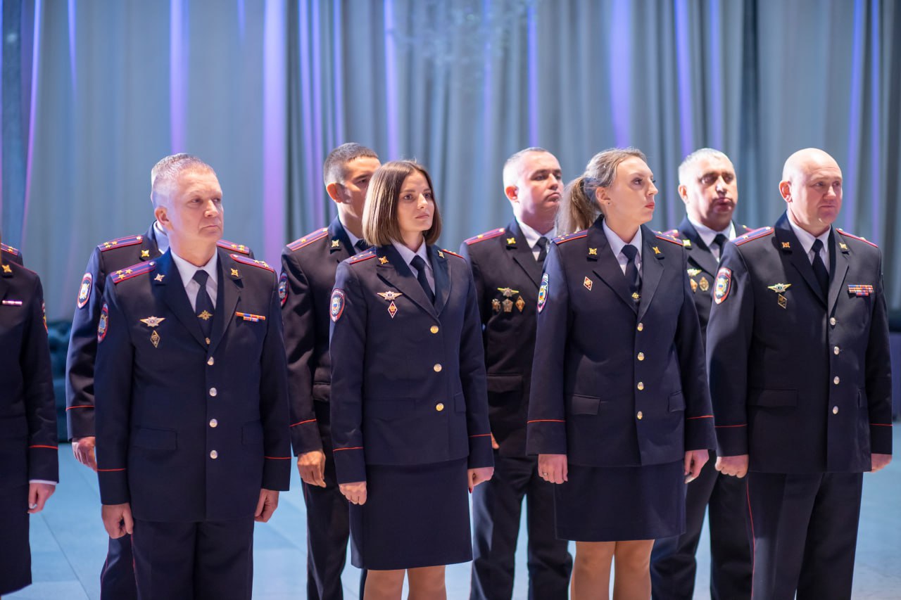 В Красноярске прошла торжественная церемония награждения, посвященная Дню сотрудника органов внутренних дел Российской Федерации В Красноярске прошла торжественная церемония награждения, посвященная Дню сотрудника органов внутренних дел Российской Федерации