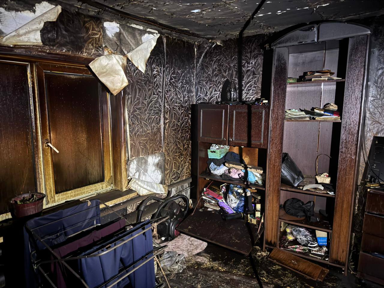 Семейная пара погибла при пожаре в Ужурском районе из-за желания просушить тряпку Семейная пара погибла при пожаре в Ужурском районе из-за желания просушить тряпку