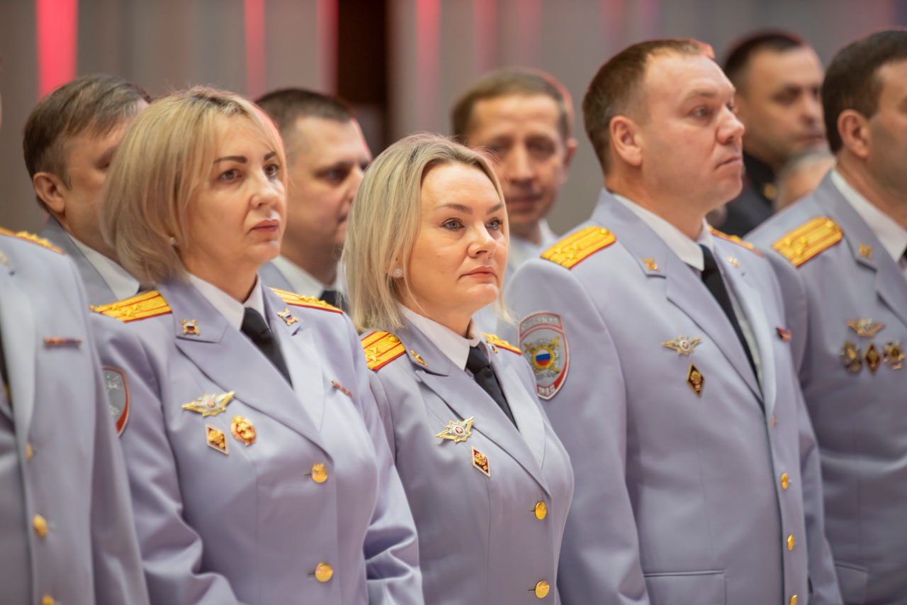 В Красноярске прошла торжественная церемония награждения, посвященная Дню сотрудника органов внутренних дел Российской Федерации В Красноярске прошла торжественная церемония награждения, посвященная Дню сотрудника органов внутренних дел Российской Федерации