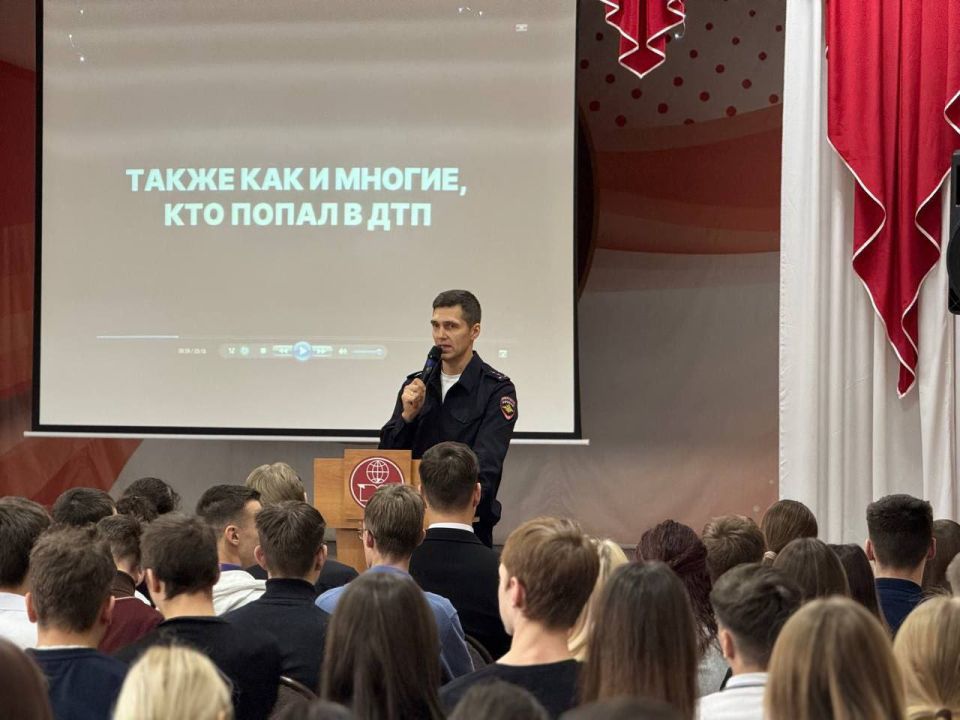 Учащиеся старших классов Гимназии №4 и школы №78 стали участниками межшкольного диалога с ведущими специалистами различных ведомств Красноярского края