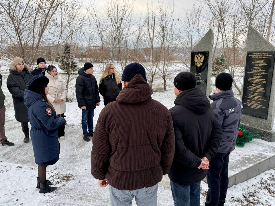 В краевом центре для будущих сотрудников ДПС была организована ознакомительная экскурсия по подразделению