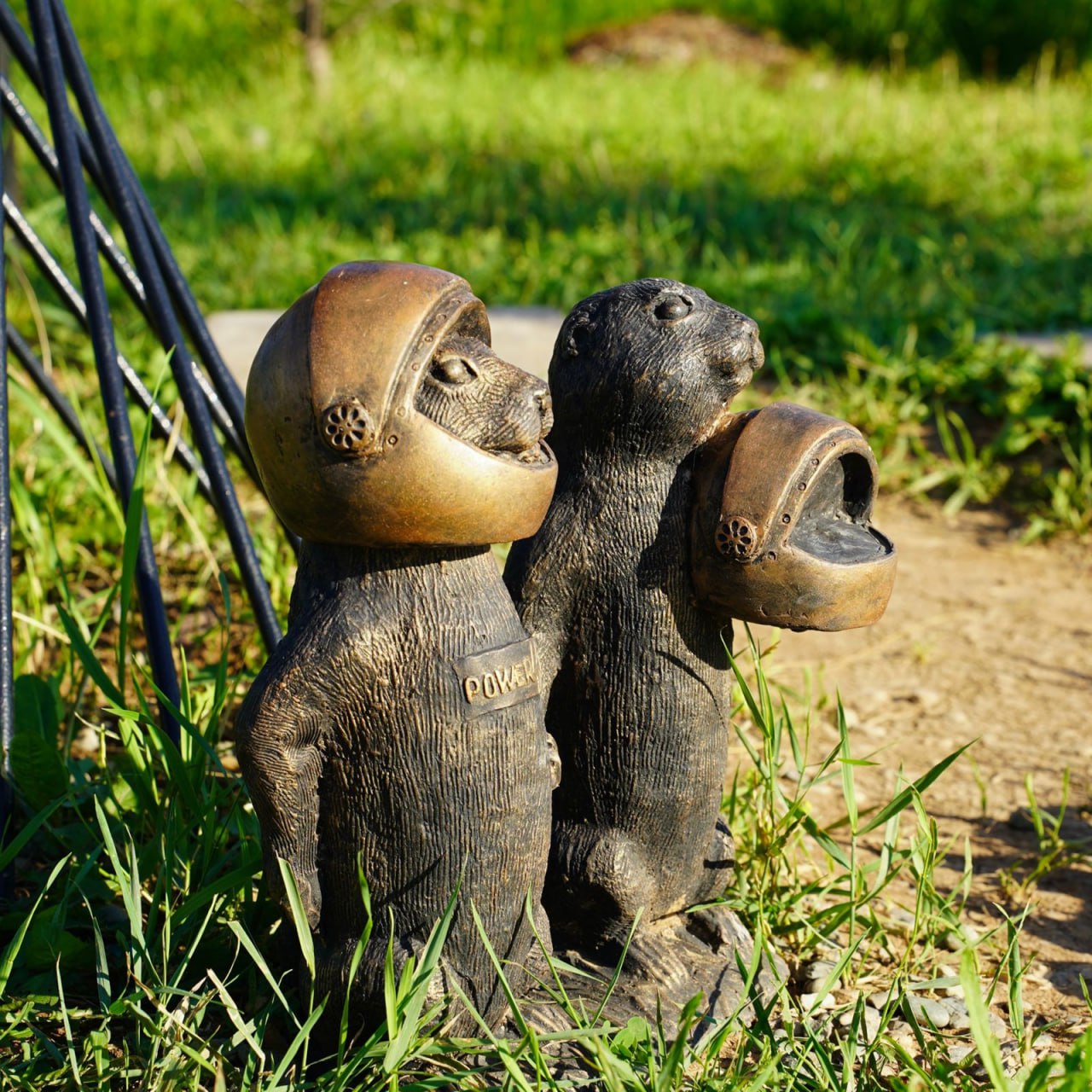 Знакомимся с волжскими сусликами, установленными к 70-летию города Знакомимся с волжскими сусликами, установленными к 70-летию города