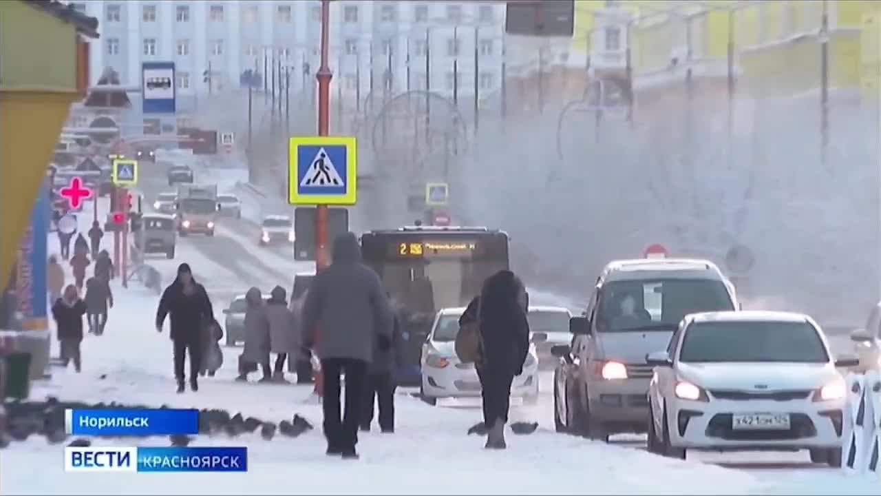 В Норильске приступили к созданию ледового городка