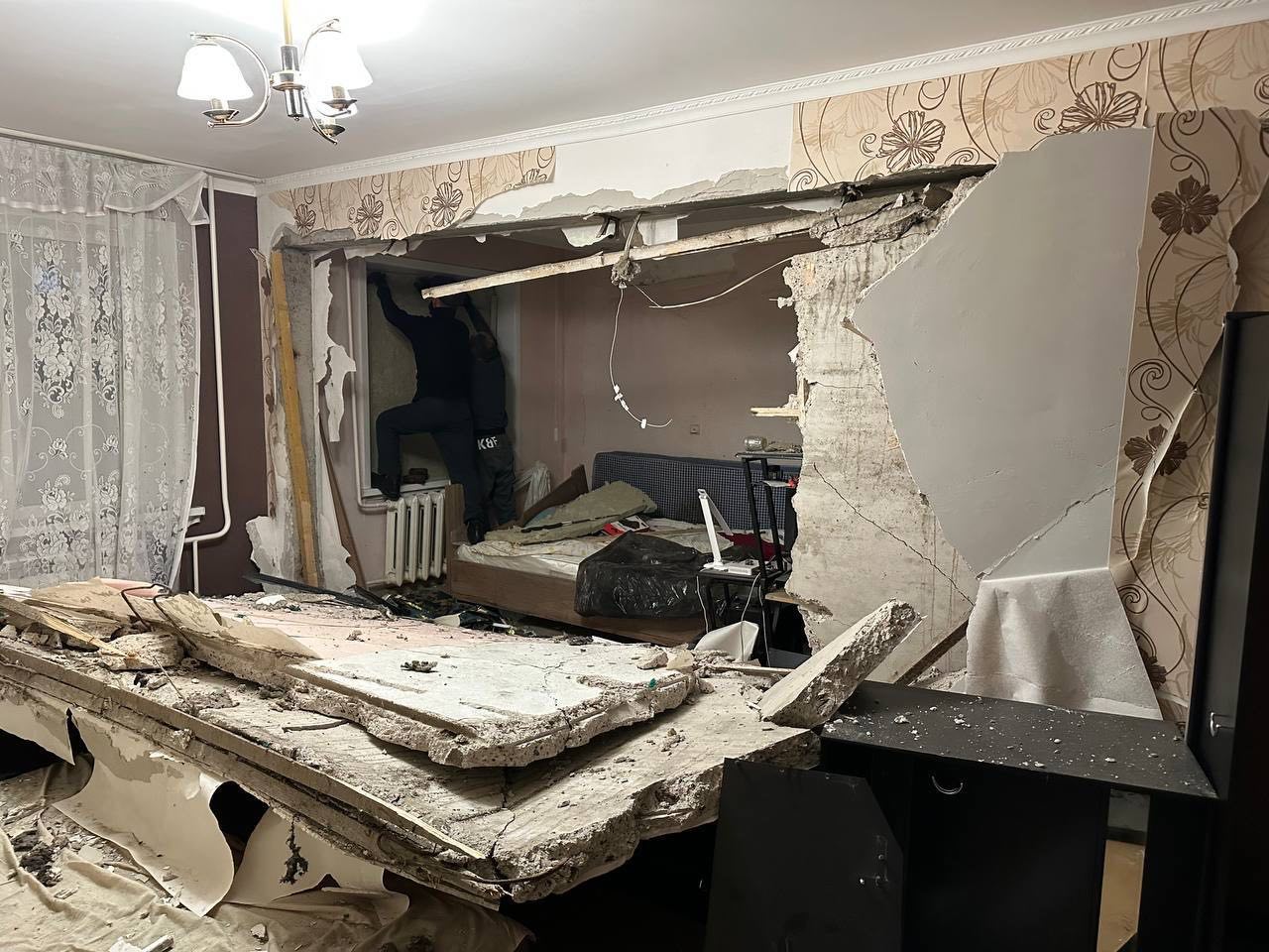 Баллончик со средством от насекомых взорвался в квартире в Красноярском крае Баллончик со средством от насекомых взорвался в квартире в Красноярском крае