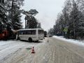 В Красноярском крае пассажирский автобус попал в ДТП с КАМАЗом