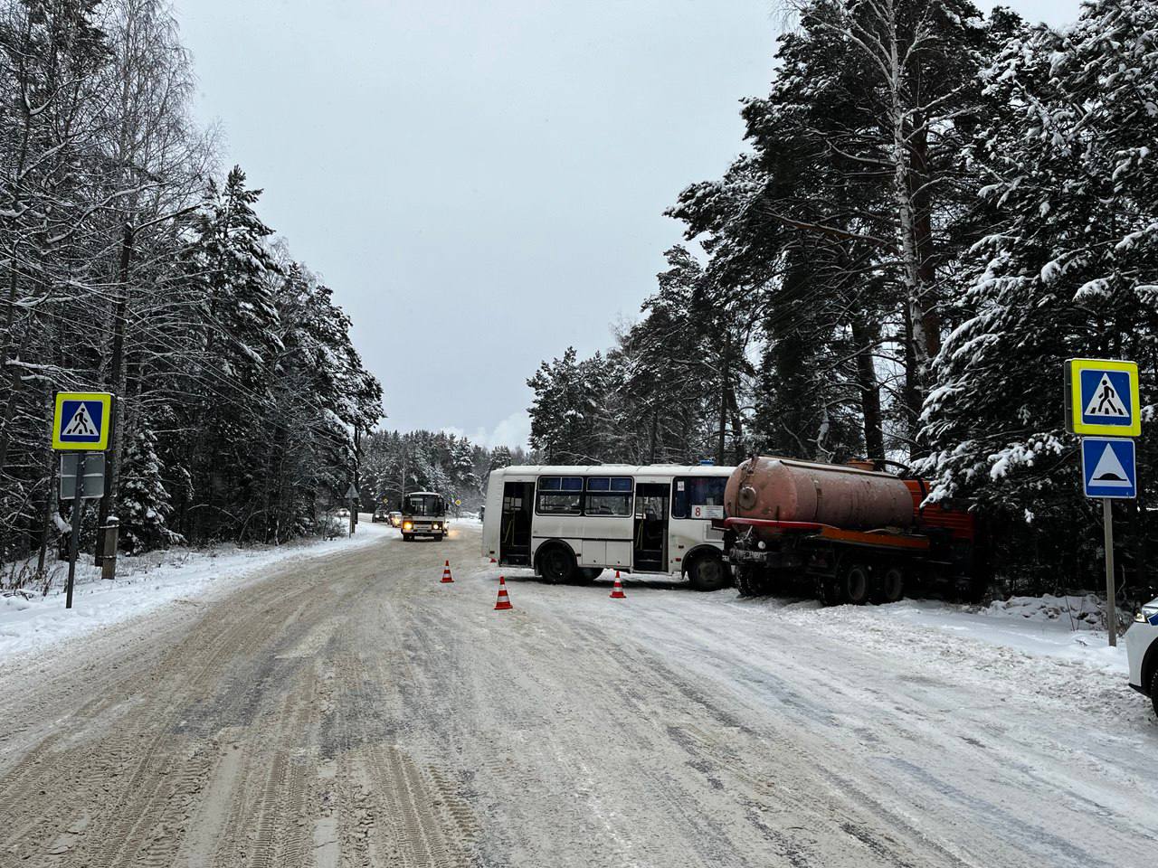 В Красноярском крае пассажирский автобус попал в ДТП с КАМАЗом В Красноярском крае пассажирский автобус попал в ДТП с КАМАЗом
