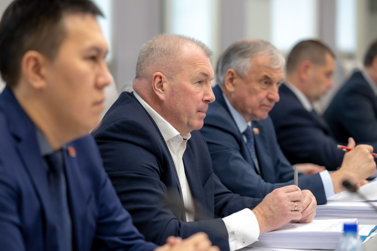 Заседание комитета по экономике: бюджет, налоги и прогнозы Заседание комитета по экономике: бюджет, налоги и прогнозы