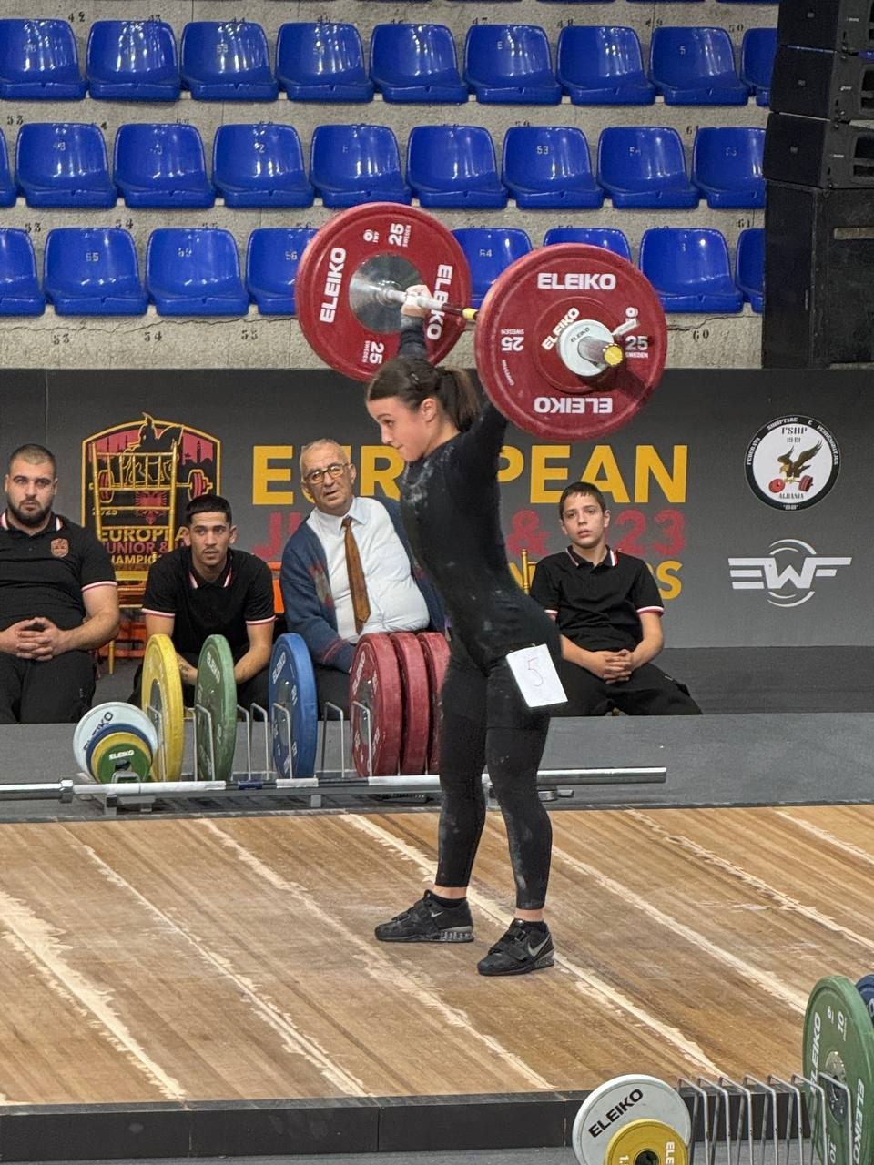 Подходит к концу народное голосование «Лучший в октябре-2025. Выбор болельщиков»