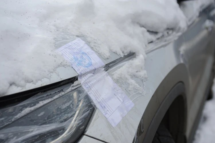 Лежали прямо в бардачке: в машине пропавшей в тайге Красноярского края семьи Усольцевых обнаружили 300 тысяч рублей Лежали прямо в бардачке: в машине пропавшей в тайге Красноярского края семьи Усольцевых обнаружили 300 тысяч рублей