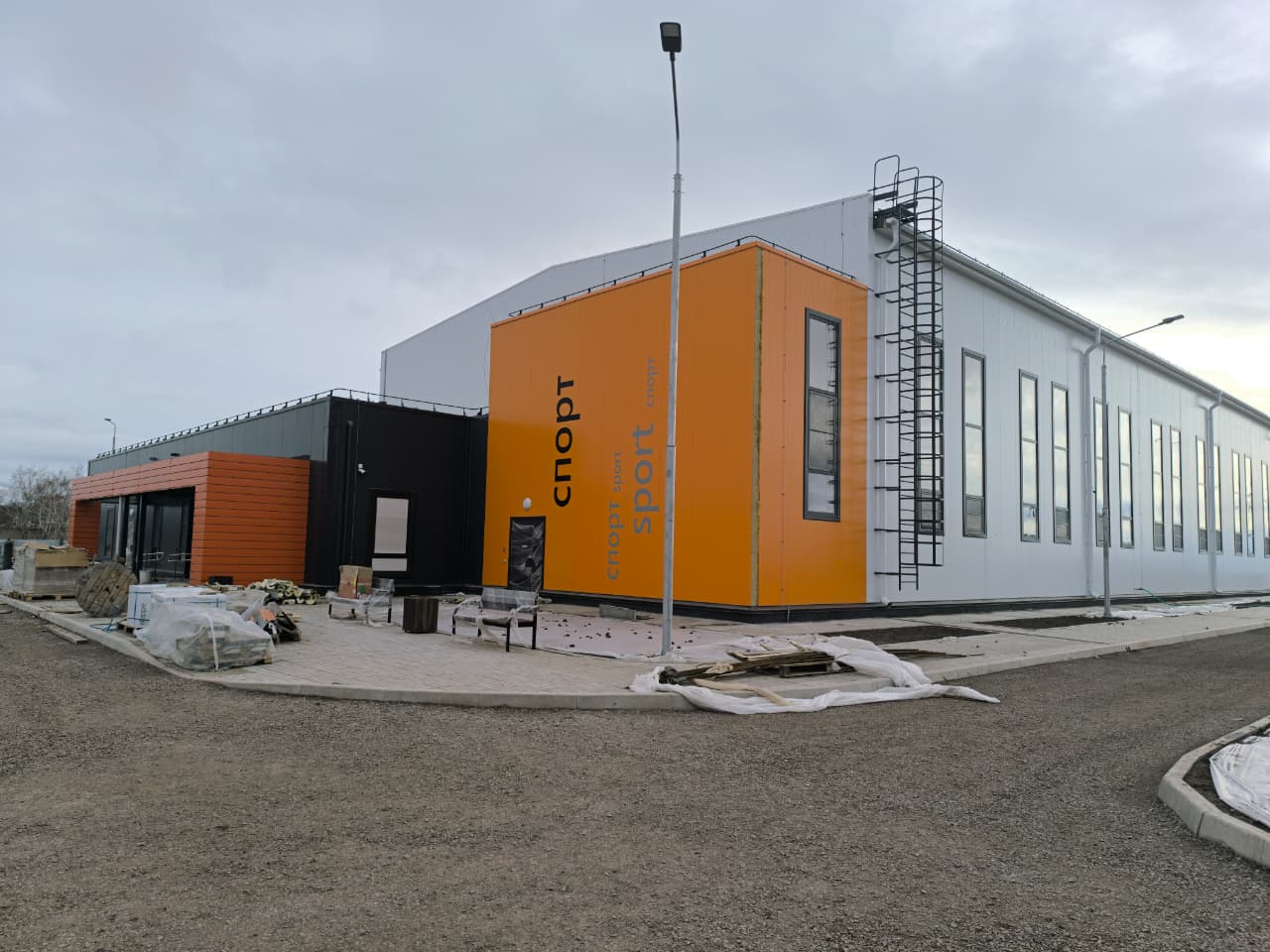 В Дзержинско-Тасеевском и Идринско-Краснотуранском округах в высокой степени готовности находятся спорткомплексы, которые возводят по госпрограмме «Развитие физической культуры и спорта» В Дзержинско-Тасеевском и Идринско-Краснотуранском округах в высокой степени готовности находятся спорткомплексы, которые возводят по госпрограмме «Развитие физической культуры и спорта»