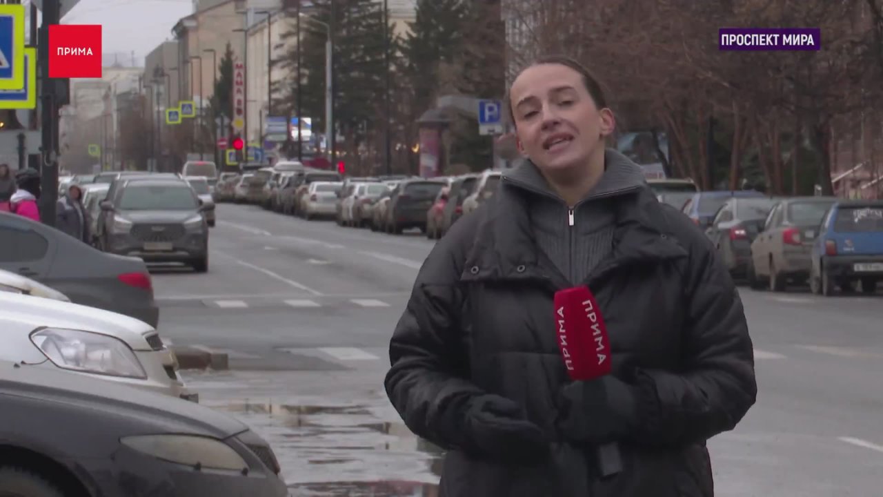 Сотрудники Госавтоинспекции совместно с «Дежурной группой» напомнили автомобилистам, что в межсезонье важно следить за чистотой внешних световых приборов, а также государственных регистрационных знаков