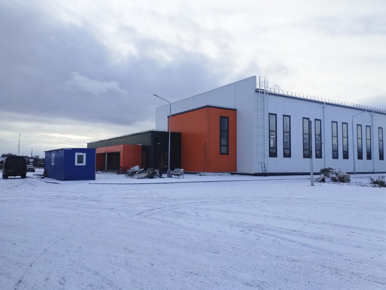 В Дзержинско-Тасеевском и Идринско-Краснотуранском округах в высокой степени готовности находятся спорткомплексы, которые возводят по госпрограмме «Развитие физической культуры и спорта» В Дзержинско-Тасеевском и Идринско-Краснотуранском округах в высокой степени готовности находятся спорткомплексы, которые возводят по госпрограмме «Развитие физической культуры и спорта»