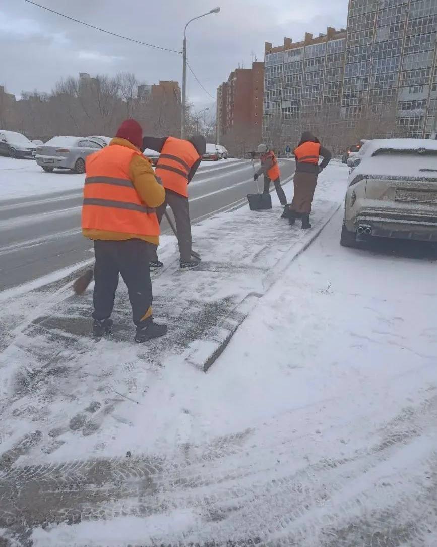 Красноярские дорожные службы продолжают заботиться о безопасности пешеходов Красноярские дорожные службы продолжают заботиться о безопасности пешеходов
