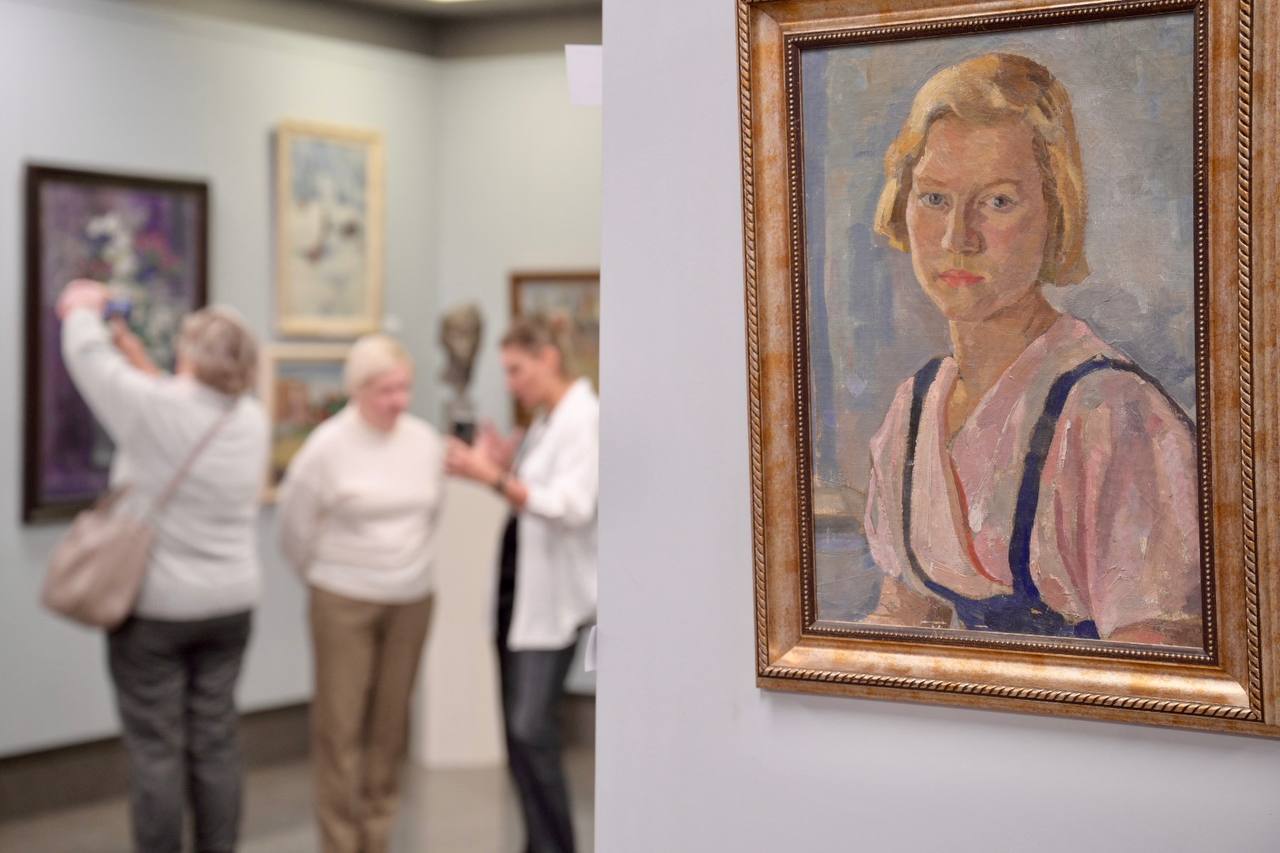 В Красноярске открылась выставка, посвящённая 120-летию Красноярского Союза художников и 85-летию вхождения в состав Союза художников СССР В Красноярске открылась выставка, посвящённая 120-летию Красноярского Союза художников и 85-летию вхождения в состав Союза художников СССР