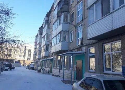 Тело на лестничной клетке: в Красноярском крае спустя 23 года нашли виновницу смерти мужчины в подъезде