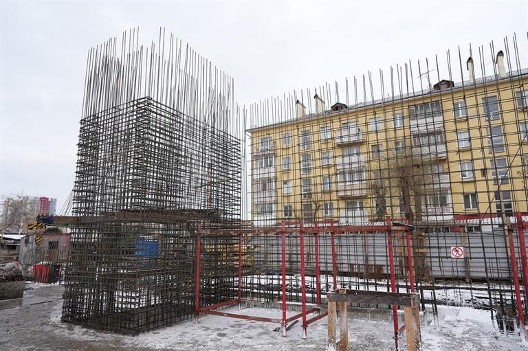 Суриков-центр растёт на глазах Суриков-центр растёт на глазах