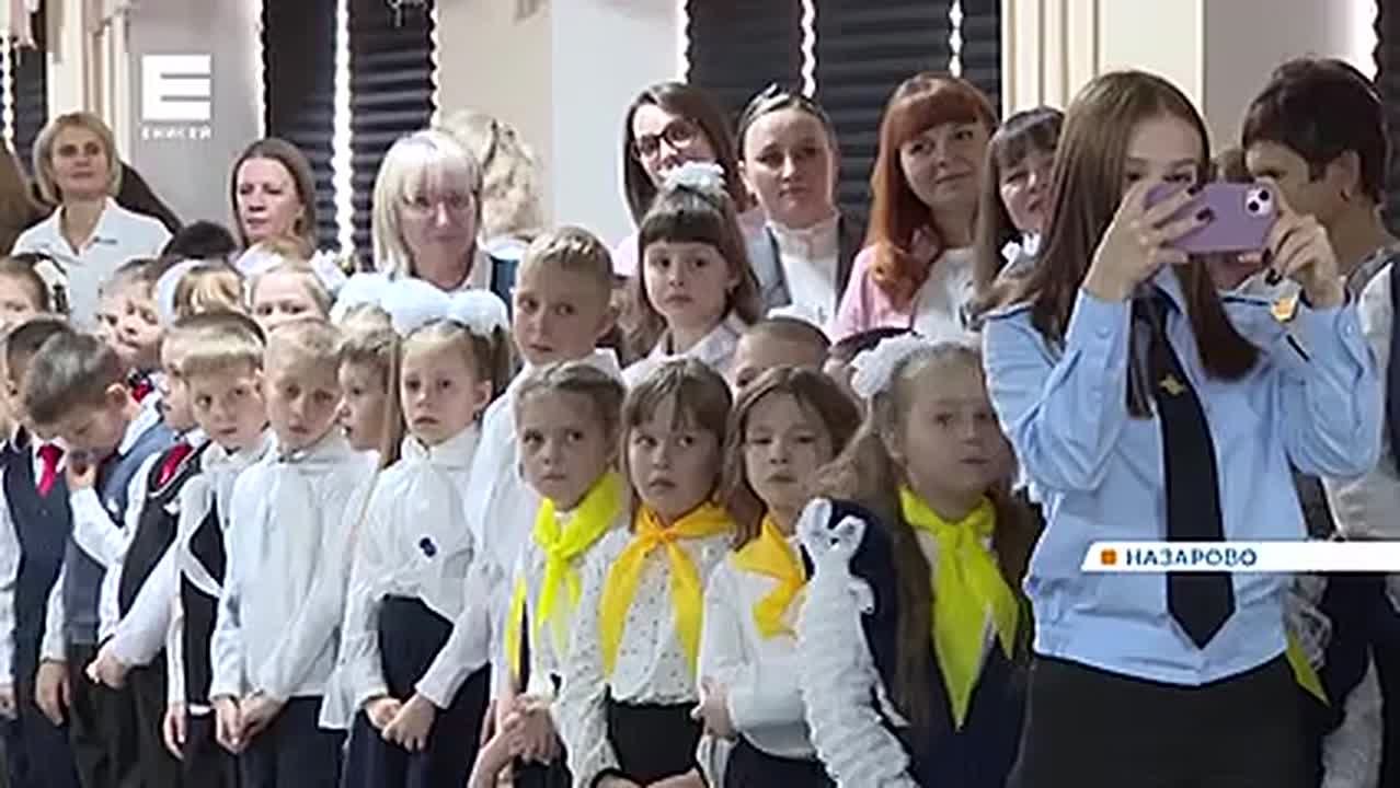 Космонавт Кирилл Песков побывал в родной школе в городе Назарово