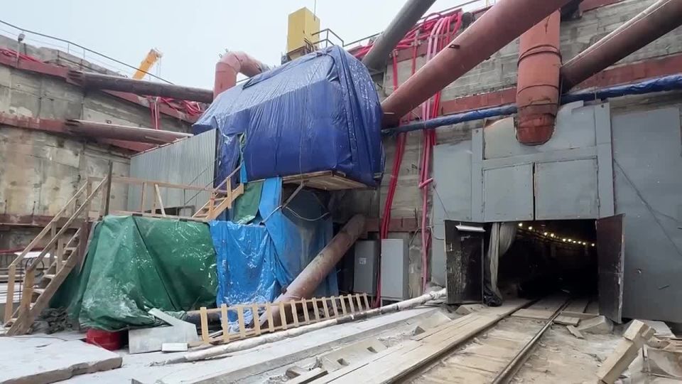 Отметку полкилометра преодолел щит «Евгения» от Высотной в сторону Копылова