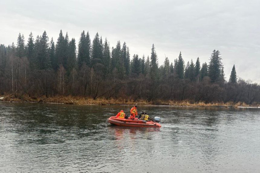 На юге Красноярского края спасатели ищут исчезнувшего рыбака