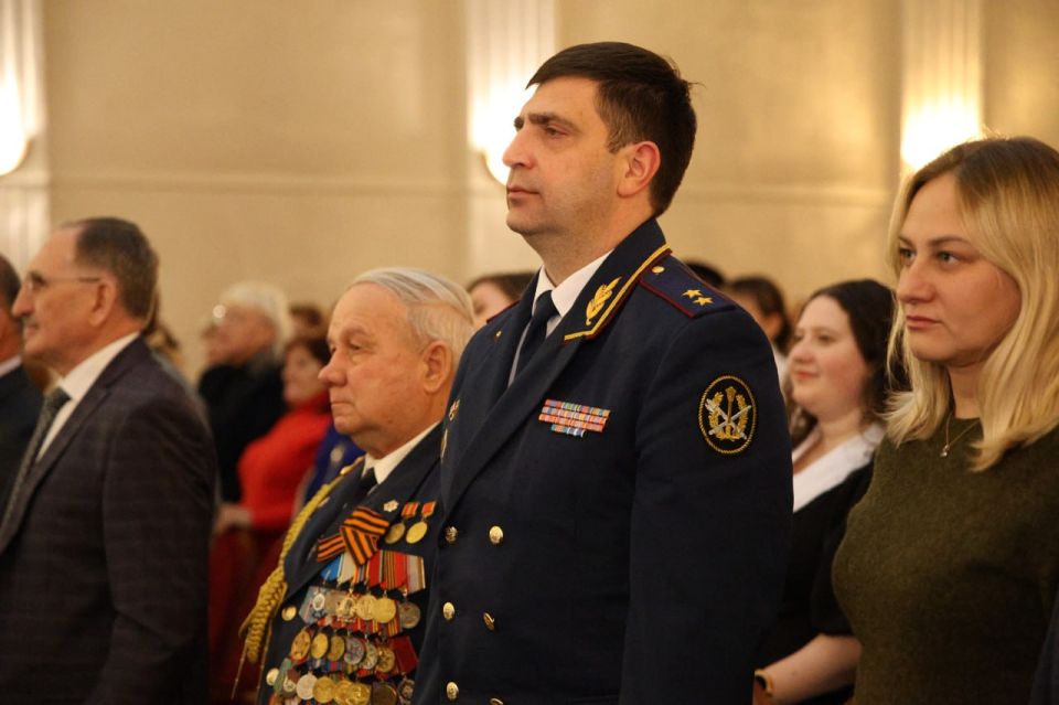 Сотрудников, прослуживших долгие годы в пенитенциарном ведомстве, поздравили с праздником – Днем ветерана УИС