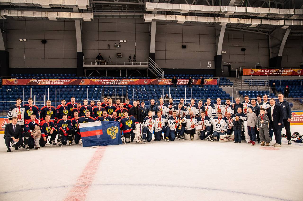 В рамках празднования Дня сотрудника органов внутренних дел Российской Федерации в товарищеском матче по хоккею сошлись команды полицейских и прокуратуры В рамках празднования Дня сотрудника органов внутренних дел Российской Федерации в товарищеском матче по хоккею сошлись команды полицейских и прокуратуры