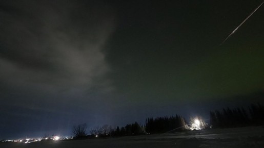 Красивые кадры из Красноярского края – сгорание метеорита, световые столбы и полярное сияние засняла камера заповедника "Тунгусский"