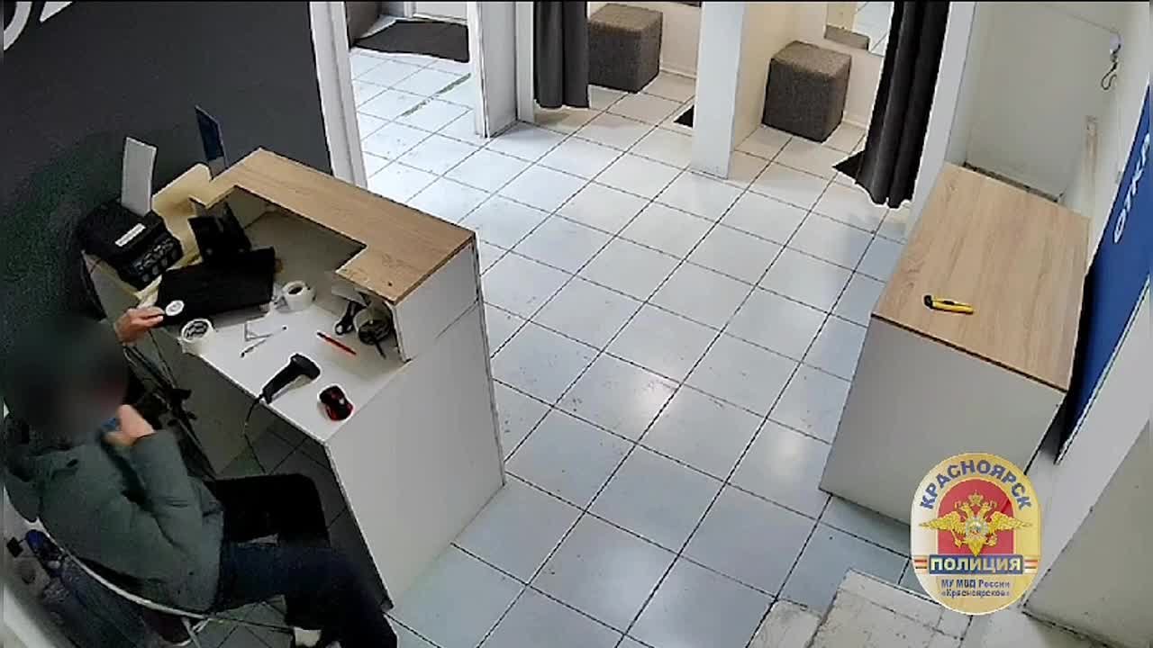 Жителя Красноярска осудили за кражу ноутбука из пункта выдачи маркетплейса
