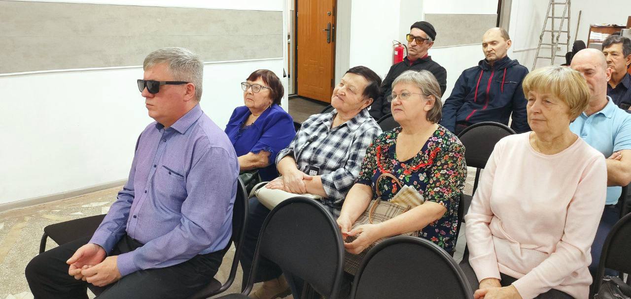 В Международный день слепых ачинские полицейские поговорили с особенными горожанами о циничности мошенников В Международный день слепых ачинские полицейские поговорили с особенными горожанами о циничности мошенников