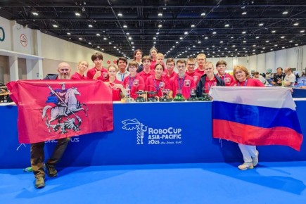 Трое школьников из Москвы взяли первое место на международном чемпионате RoboCup в Абу-Даби