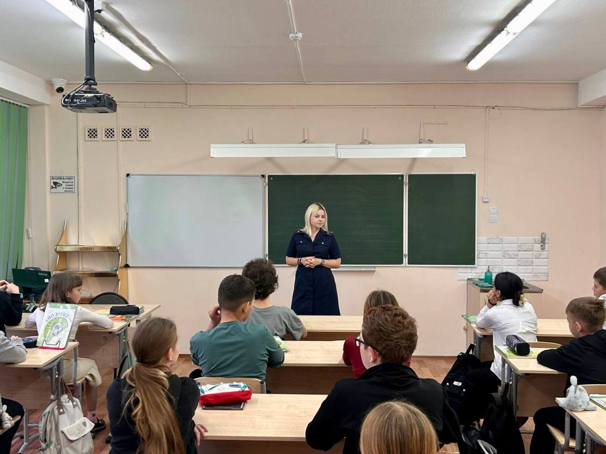 Следователи СК России провели профилактическое занятие в школе Березовского района