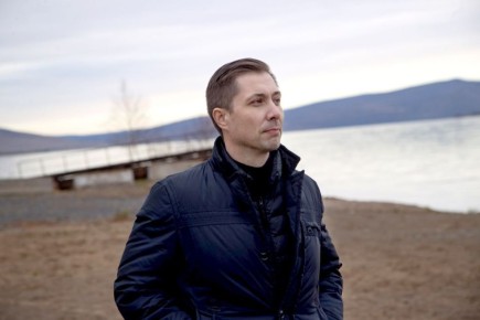 Депутаты и сотрудники аппарата краевого парламента поздравляют Евгения Петренко с днем рождения