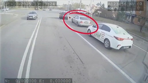 В Красноярске автомобилист хотел пожаловаться на нарушителя и сам получил штраф