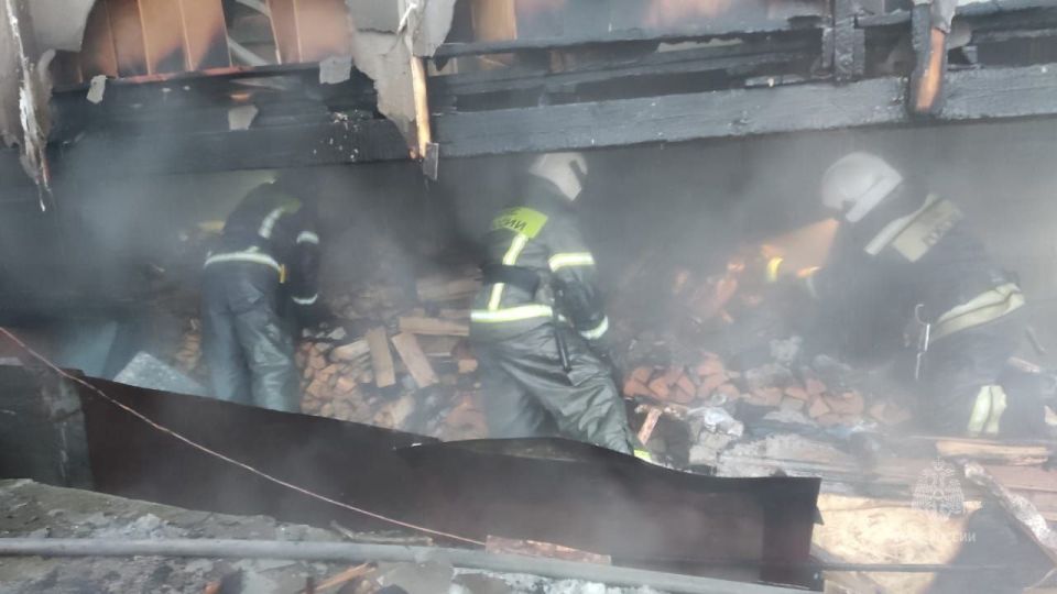 Оперативные итоги субботы. Ликвидировано 14 пожаров, погиб 1 человек, травмирован - 1, спасены 4, из них 1 ребенок