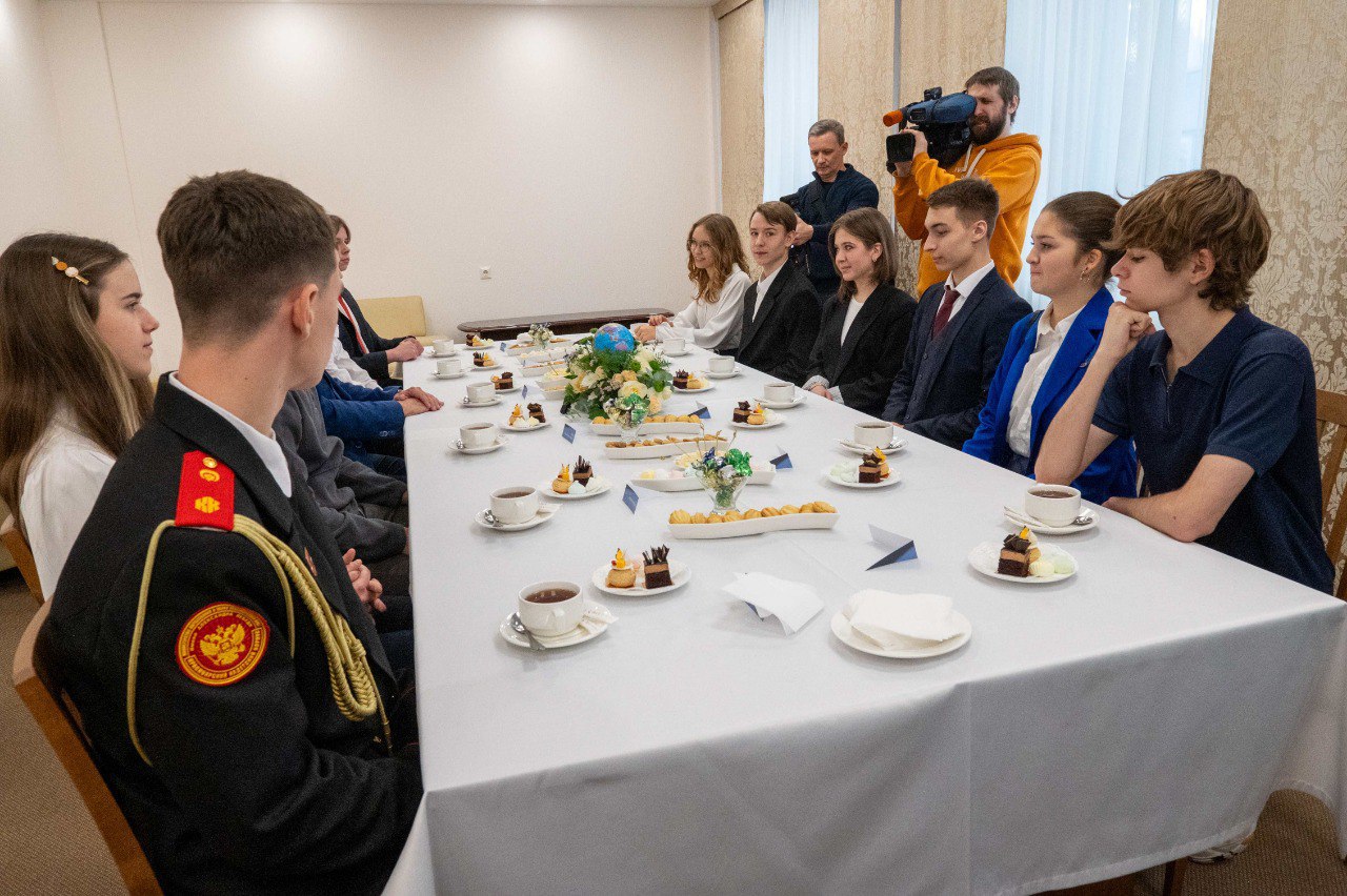 «В космосе я чувствовал себя как дома», — так говорит о своем полете наш знаменитый земляк Кирилл Песков «В космосе я чувствовал себя как дома», — так говорит о своем полете наш знаменитый земляк Кирилл Песков