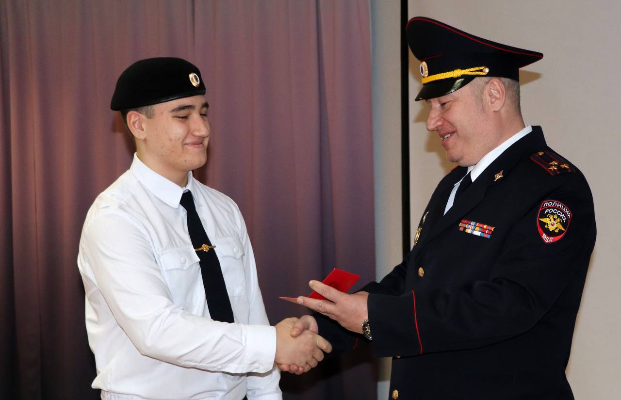 Торжественная клятва: будущие стражи порядка Заполярья вступили в ряды Торжественная клятва: будущие стражи порядка Заполярья вступили в ряды