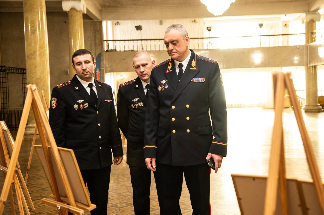 В Красноярске прошел праздничный концерт в честь Дня участкового уполномоченного полиции В Красноярске прошел праздничный концерт в честь Дня участкового уполномоченного полиции