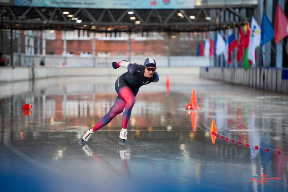 Красноярские конькобежцы завоевали три медали этапа Кубка России