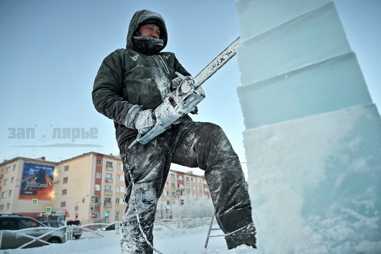 Пока в Красноярске закрыли каток из-за плюсовой температуры, в Норильске уже делают ледовые городки к Новому году
