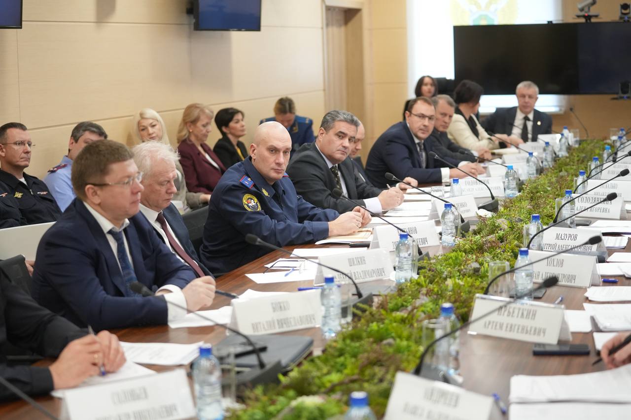 «Хватит наступать на одни и те же грабли»: прокурор края заслушал доклады о проблемах и рисках при реализации национальных проектов «Хватит наступать на одни и те же грабли»: прокурор края заслушал доклады о проблемах и рисках при реализации национальных проектов