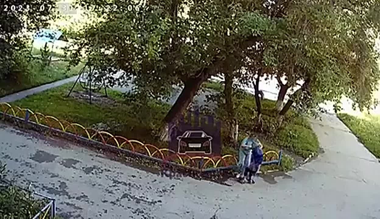 ДТП во дворе: как невнимательность водителя привела к судебному разбирательству