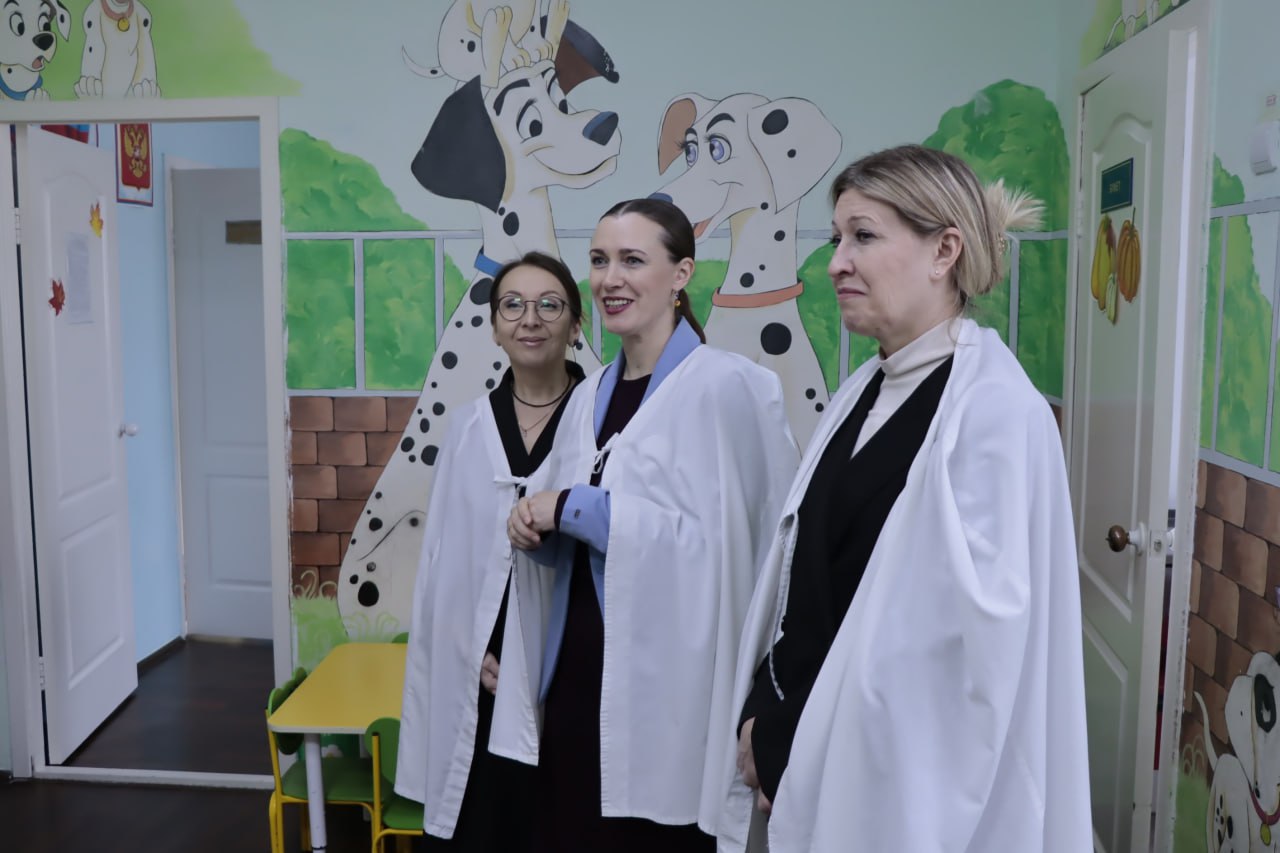 С условиями отбывания осужденных женщин с малолетними детьми в ИК-22 ознакомилась руководитель администрации Свердловского района г. Красноярска Лилия Низмутдинова С условиями отбывания осужденных женщин с малолетними детьми в ИК-22 ознакомилась руководитель администрации Свердловского района г. Красноярска Лилия Низмутдинова