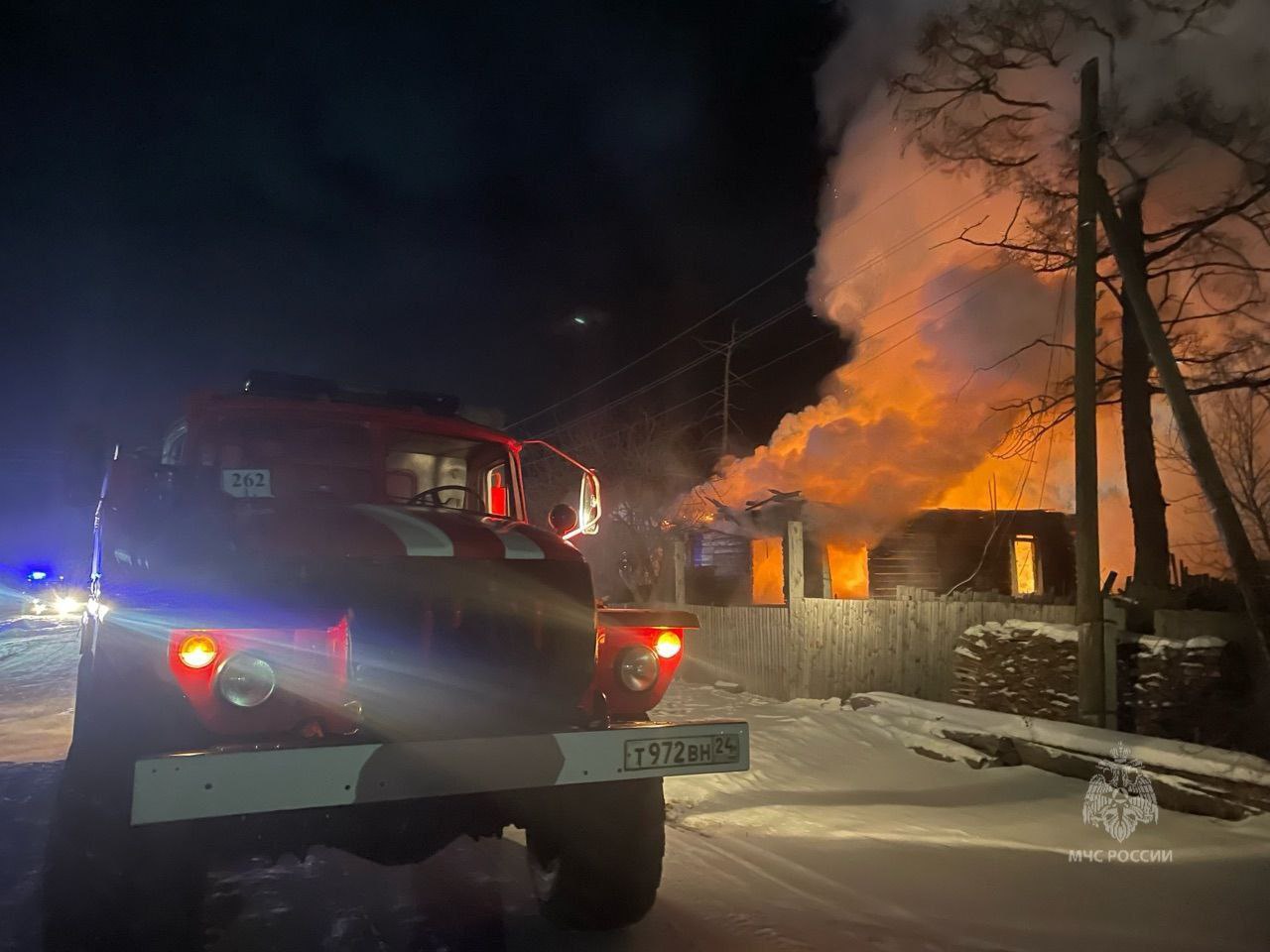 Оперативные итоги. За сутки ликвидировано 16 пожаров, травмирован 1 человек, спасён - 1. В городе Норильске пожар в квартире многоквартирного дома на площади 1 м, травмирован мужчина Оперативные итоги. За сутки ликвидировано 16 пожаров, травмирован 1 человек, спасён - 1. В городе Норильске пожар в квартире многоквартирного дома на площади 1 м, травмирован мужчина