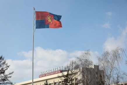 Сильный ветер задержится в Красноярске и завтра