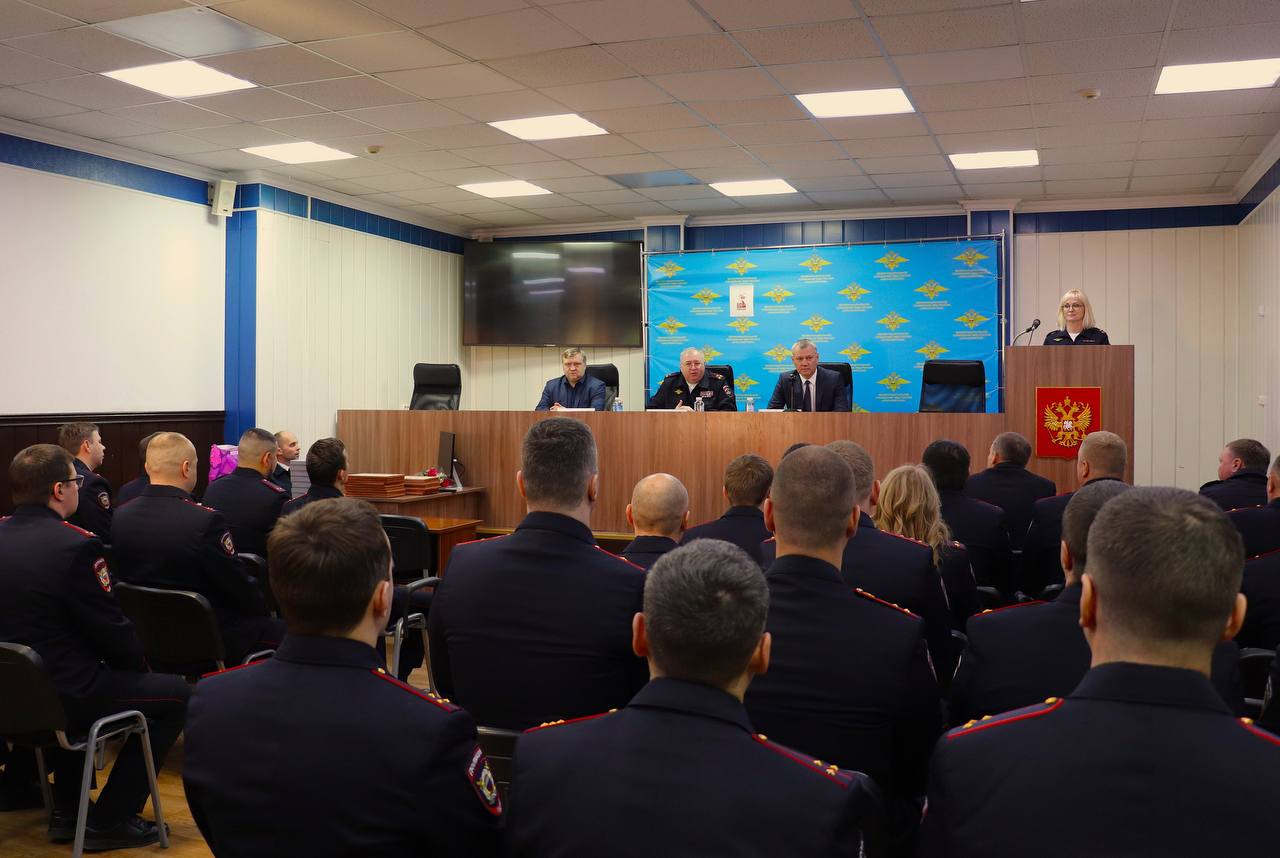 В Красноярске определили лучшего участкового уполномоченного полиции города В Красноярске определили лучшего участкового уполномоченного полиции города