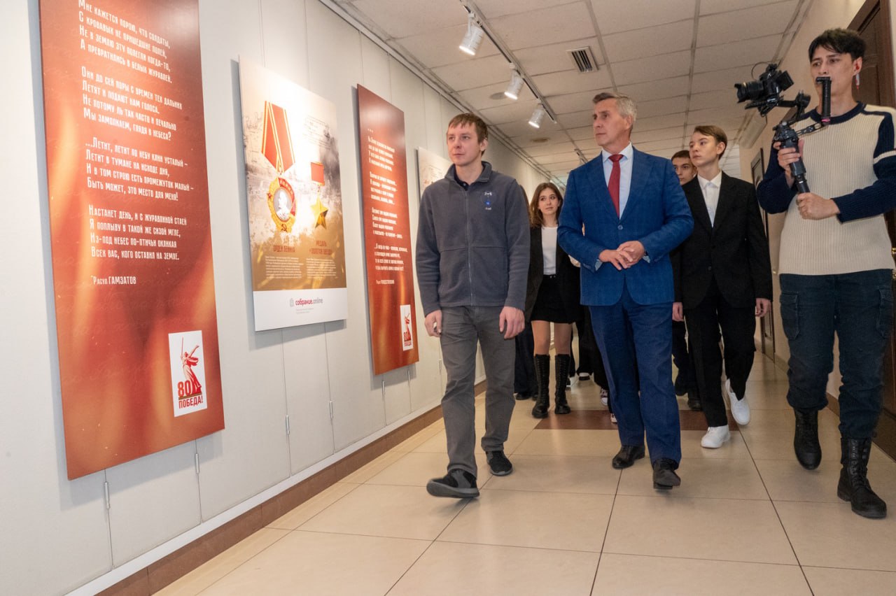 Спикер краевого парламента встретился с первым космонавтом из Красноярского края Кириллом Песковым